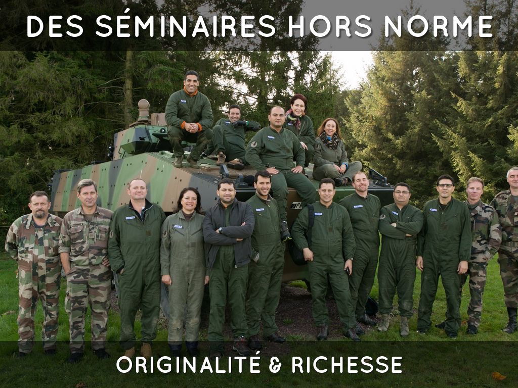 Un groupe de participants réuni en extérieur lors d’un séminaire APD. Originalité et richesse.